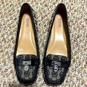 Michael Kors Black Loafers for Women 7.5 M logo slide on designer loafers